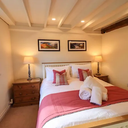 Jasmine * Keswick (Cumbria)